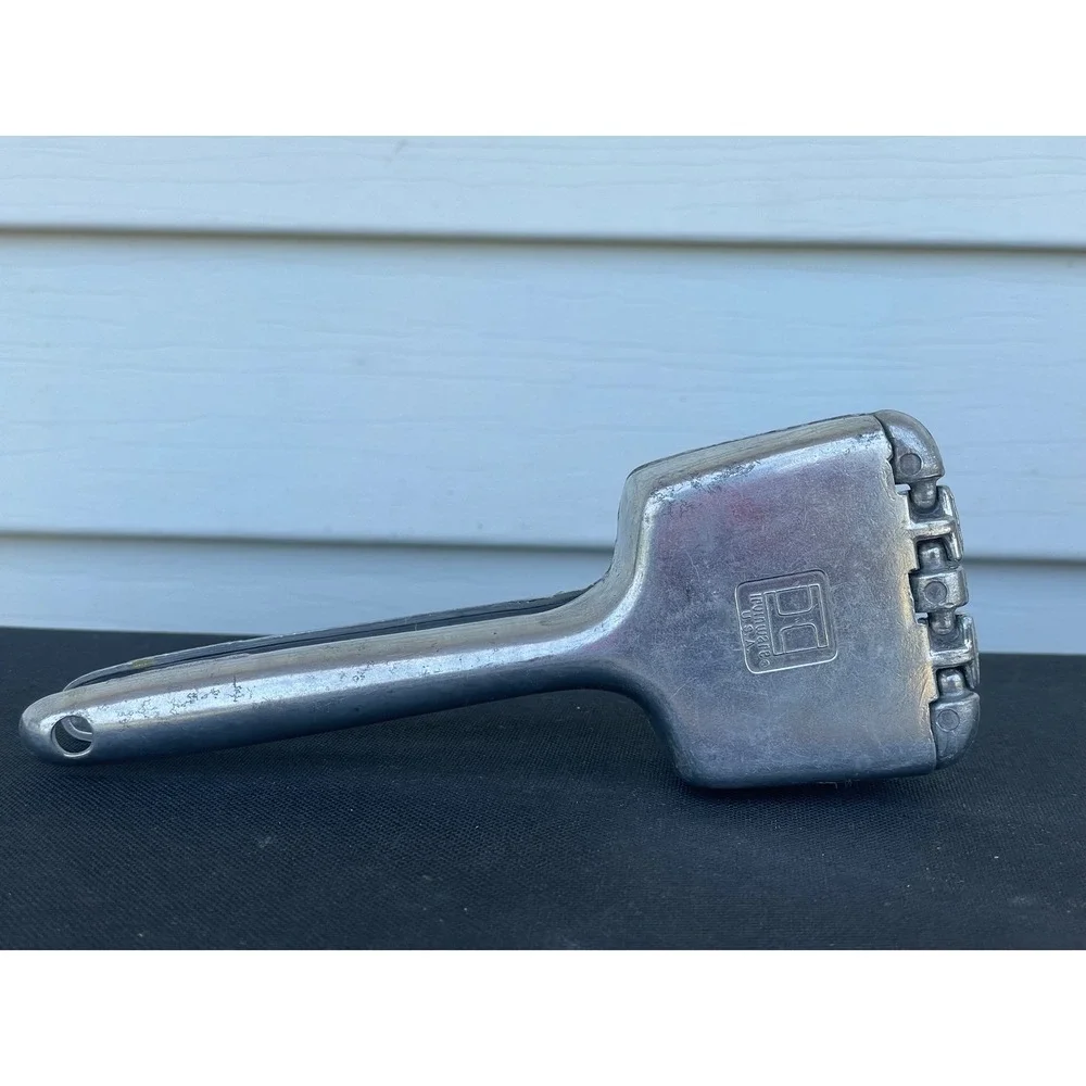 Irwinware Vintage Ice Crusher Silver Aluminum Kitchen Tool USA 3385530
